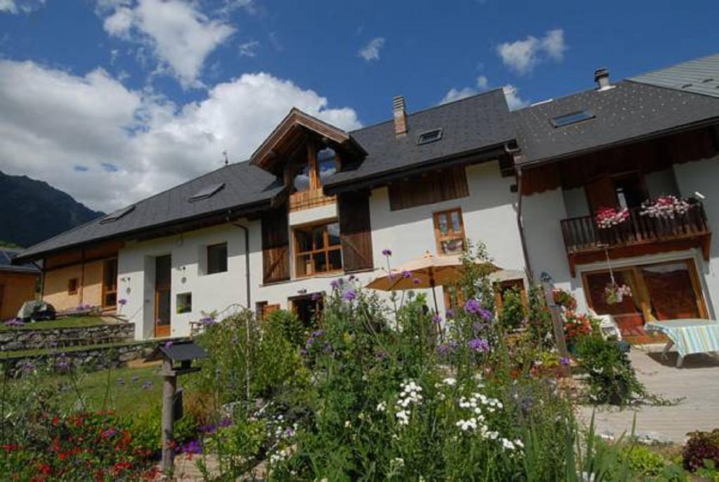 Villa La Ferme De Noémie Mercury-Gémilly Habitación foto