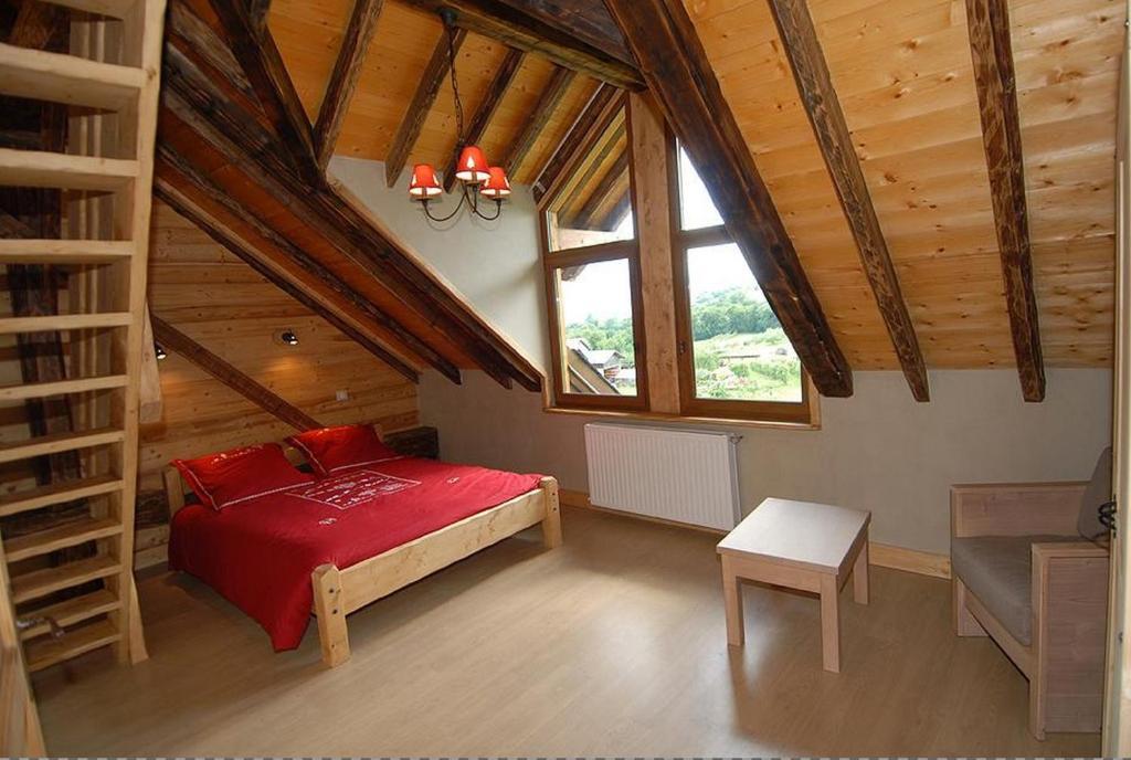 Villa La Ferme De Noémie Mercury-Gémilly Habitación foto